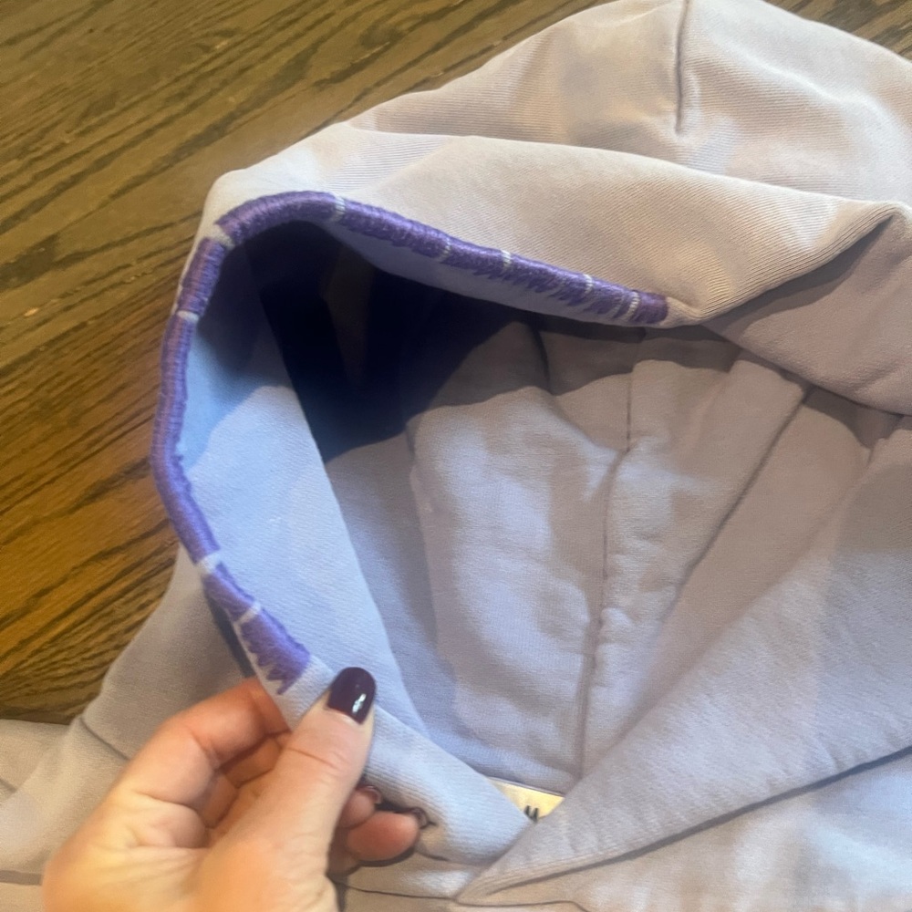 Lavender Madhappy Cropped sweatshirt size small - Picture 2 of 5